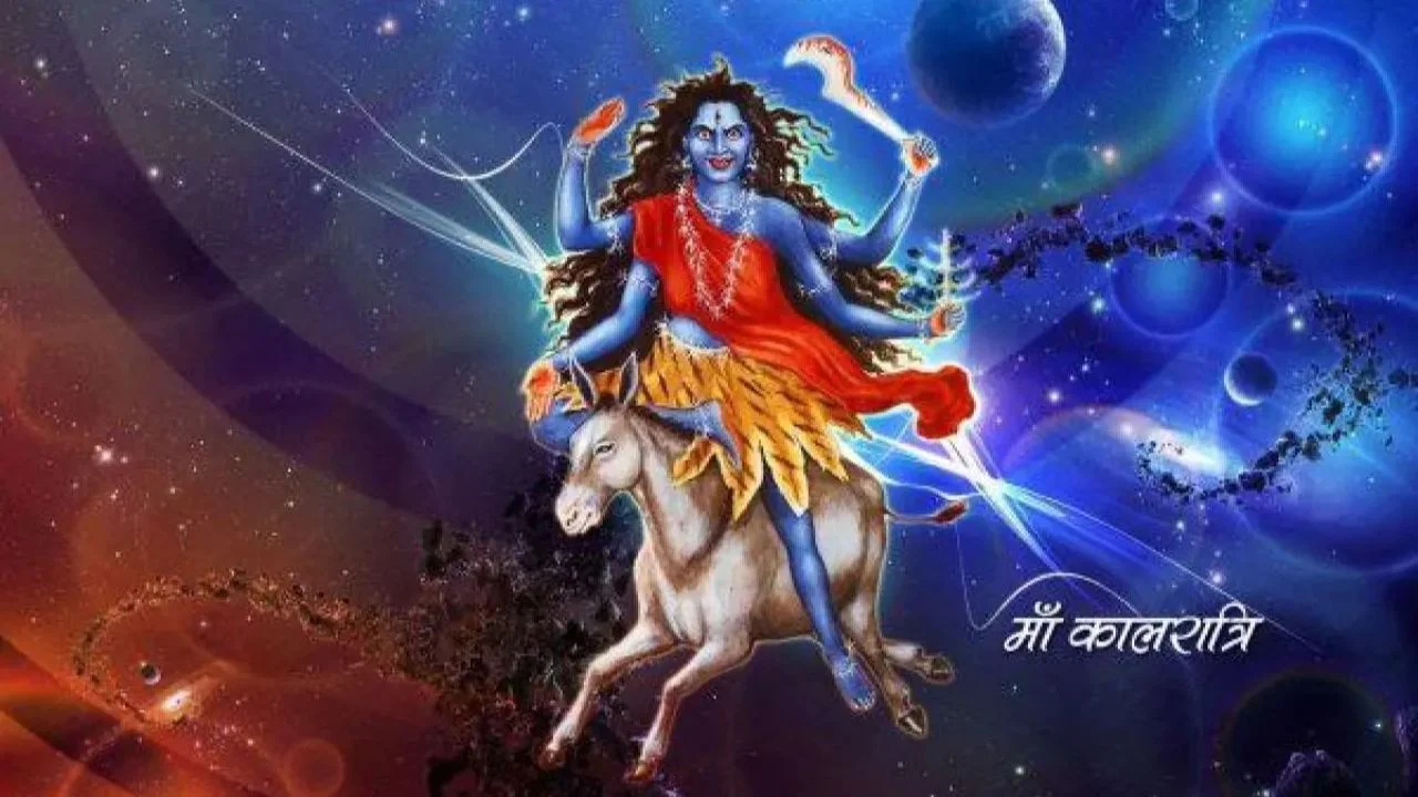 माँ कालरात्रि का उग्र स्वरूप गर्दभ पर विराजमान